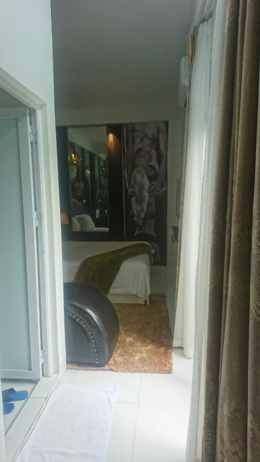 Hera Love hotel